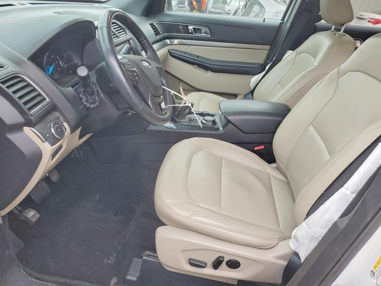 2019 FORD EXPLORER XLT photo 13