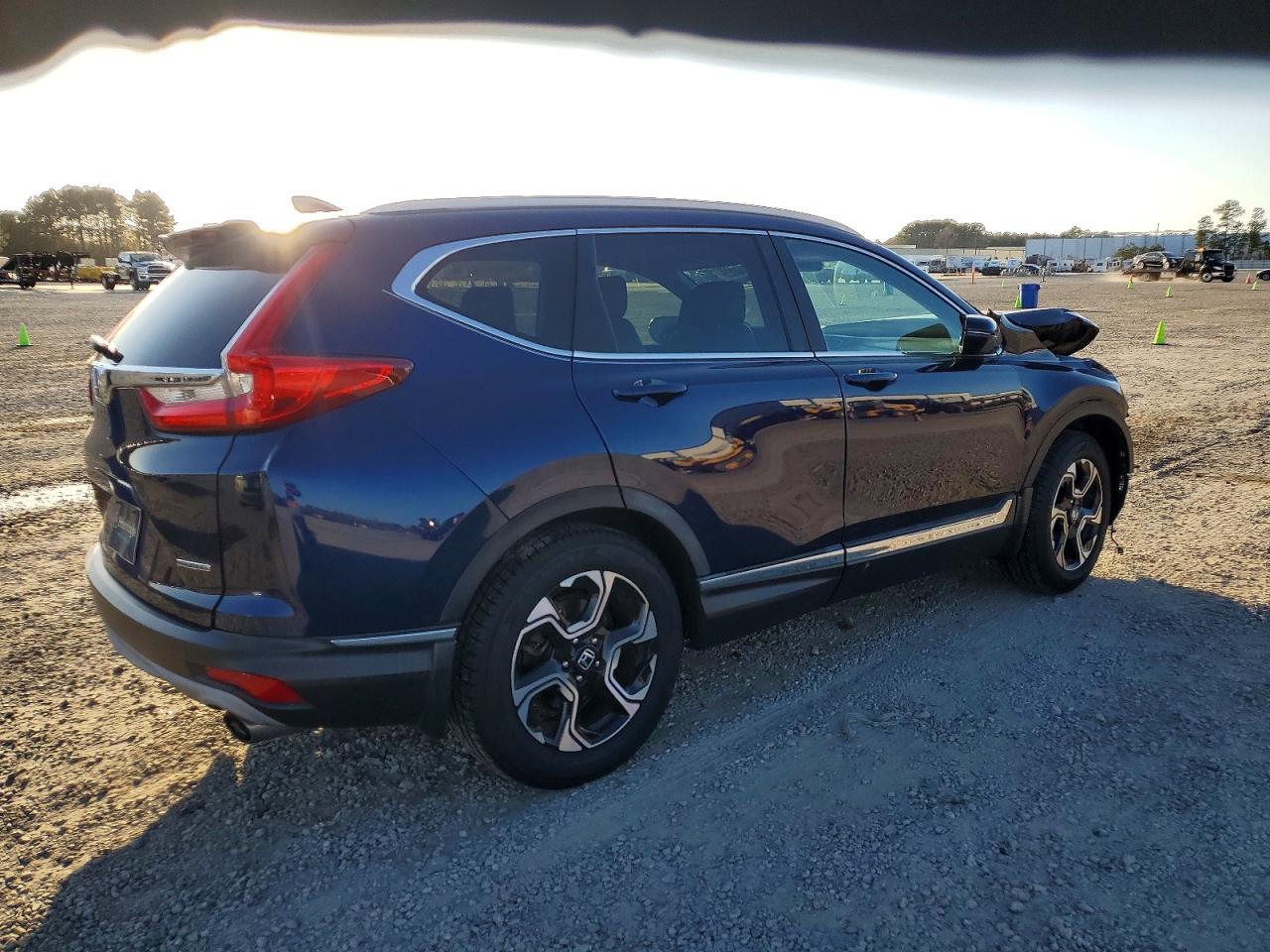 2018 HONDA CR-V TOURING photo 3