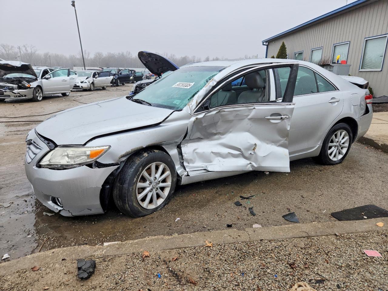2011 TOYOTA CAMRY