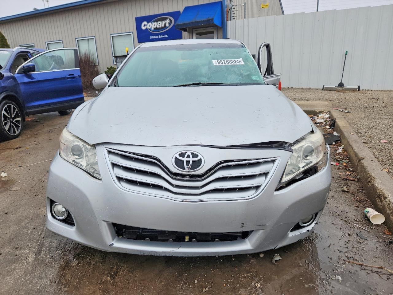 2011 TOYOTA CAMRY BASE photo 5