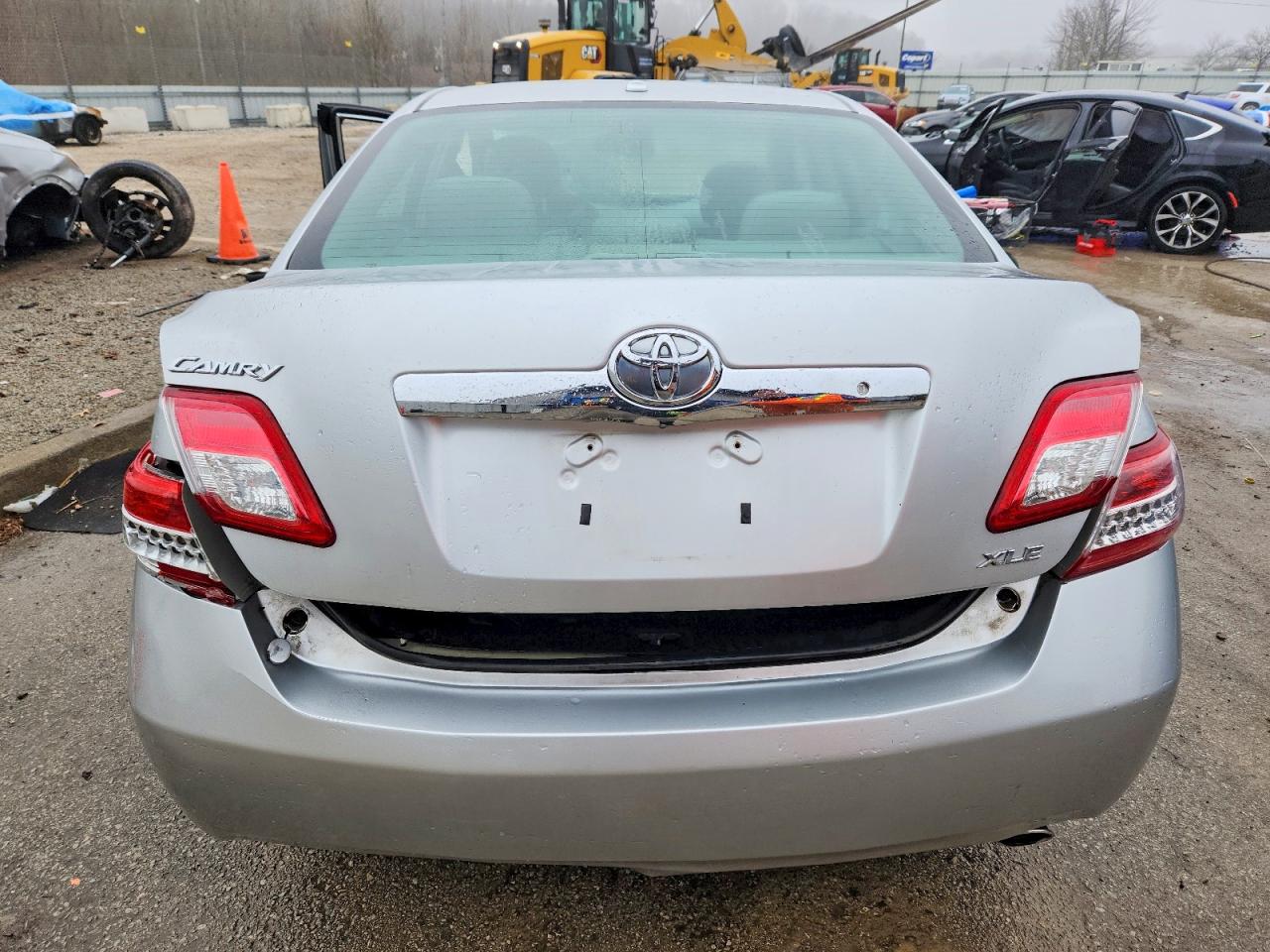 2011 TOYOTA CAMRY BASE photo 6