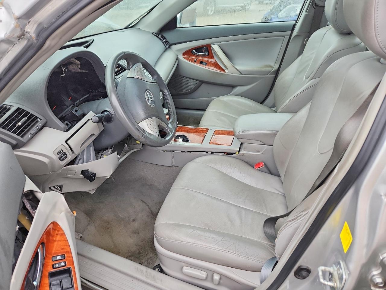 2011 TOYOTA CAMRY BASE photo 7