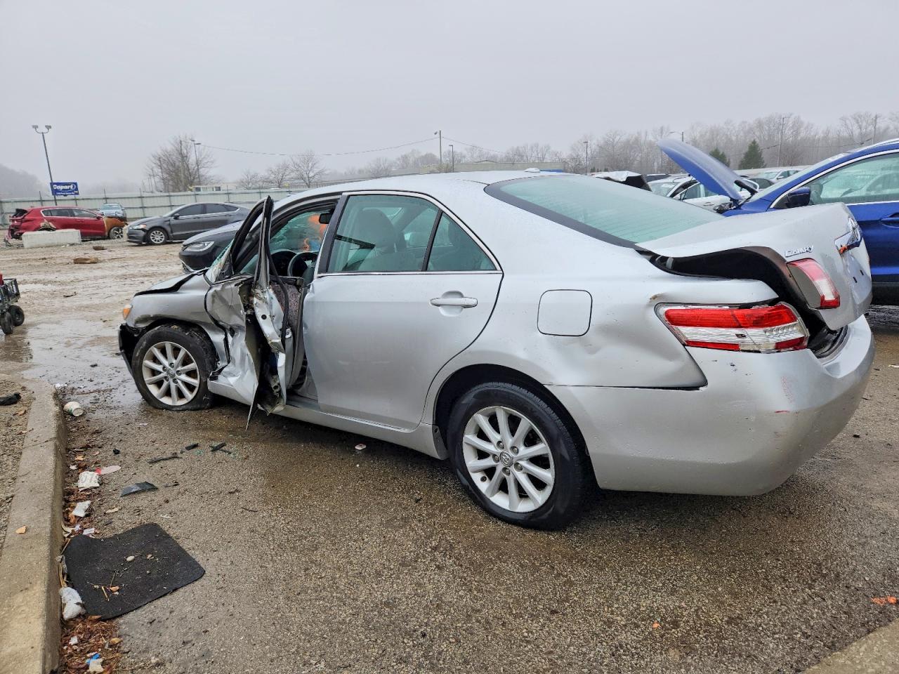 2011 TOYOTA CAMRY BASE photo 2