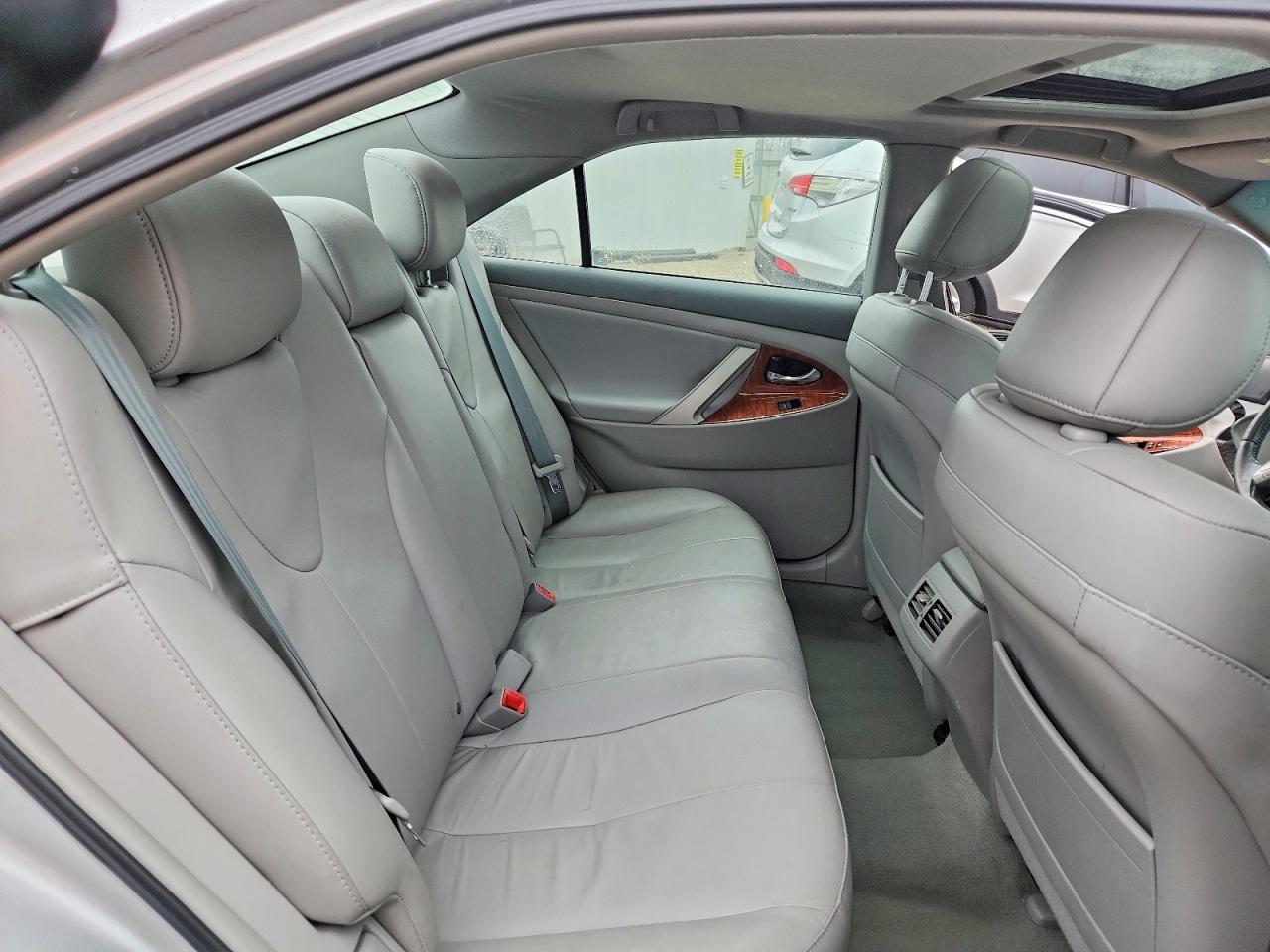 2011 TOYOTA CAMRY BASE photo 10