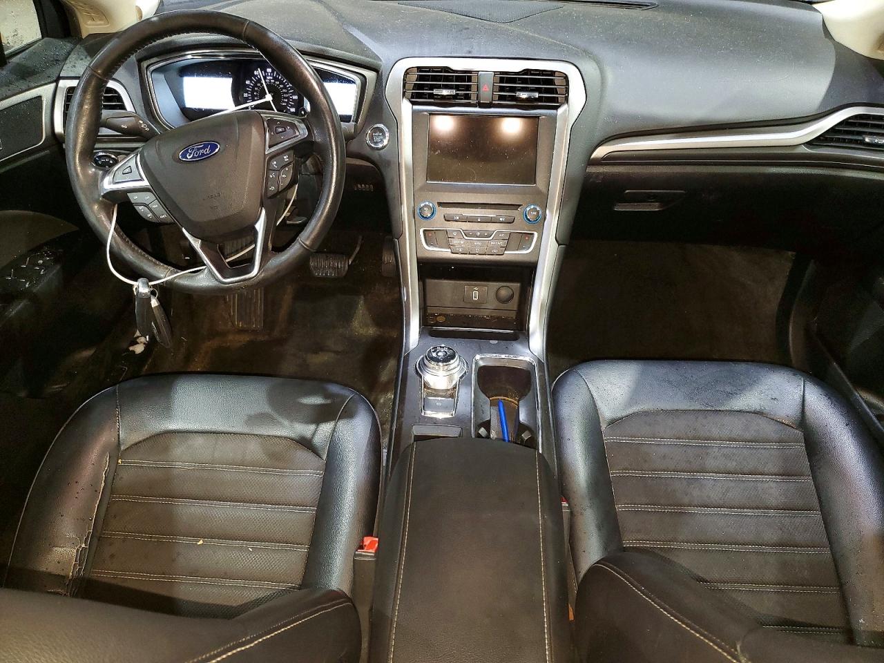 2017 FORD FUSION SE photo 8