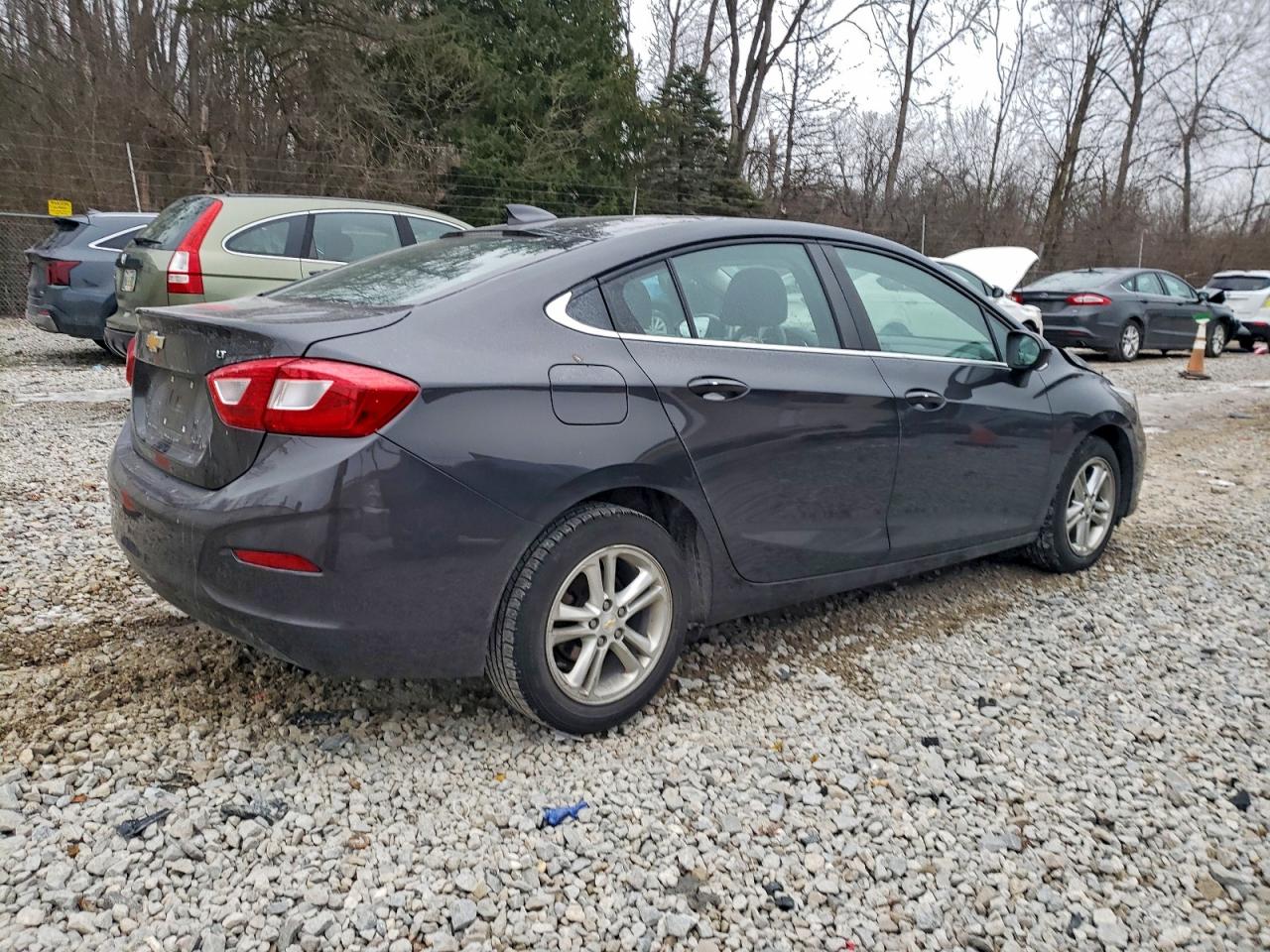 2017 CHEVROLET CRUZE photo 3