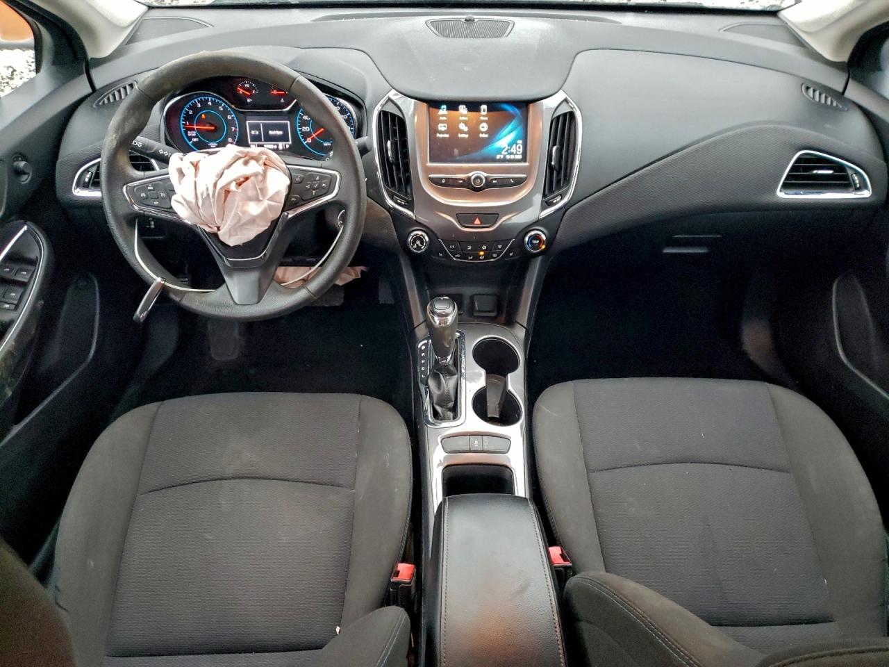 2017 CHEVROLET CRUZE photo 8