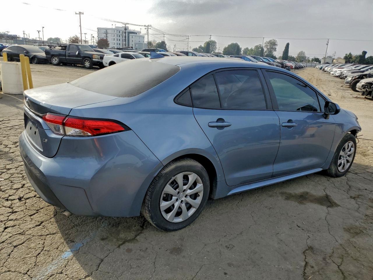 2023 TOYOTA COROLLA LE photo 3