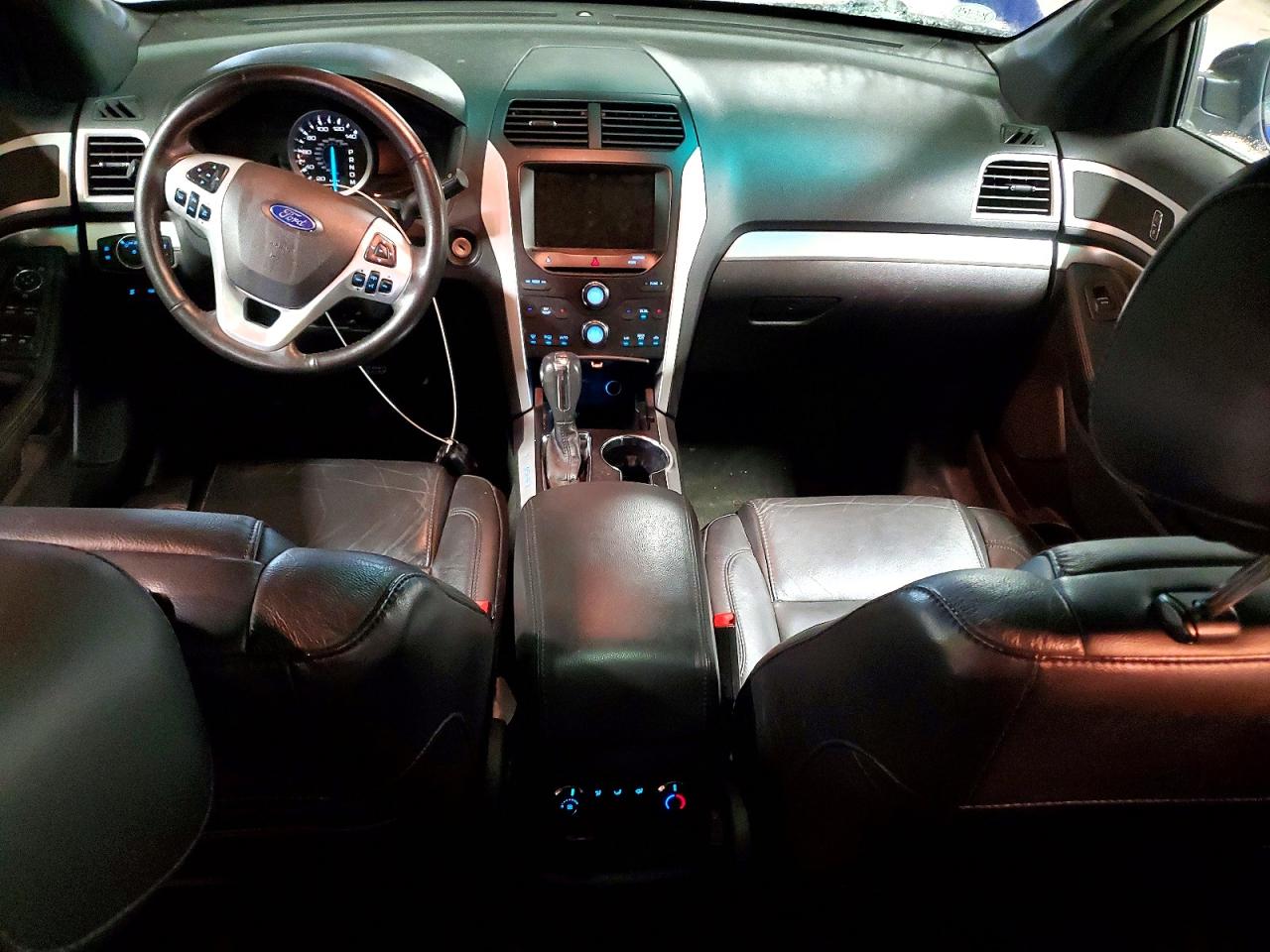 2015 FORD EXPLORER XLT photo 8