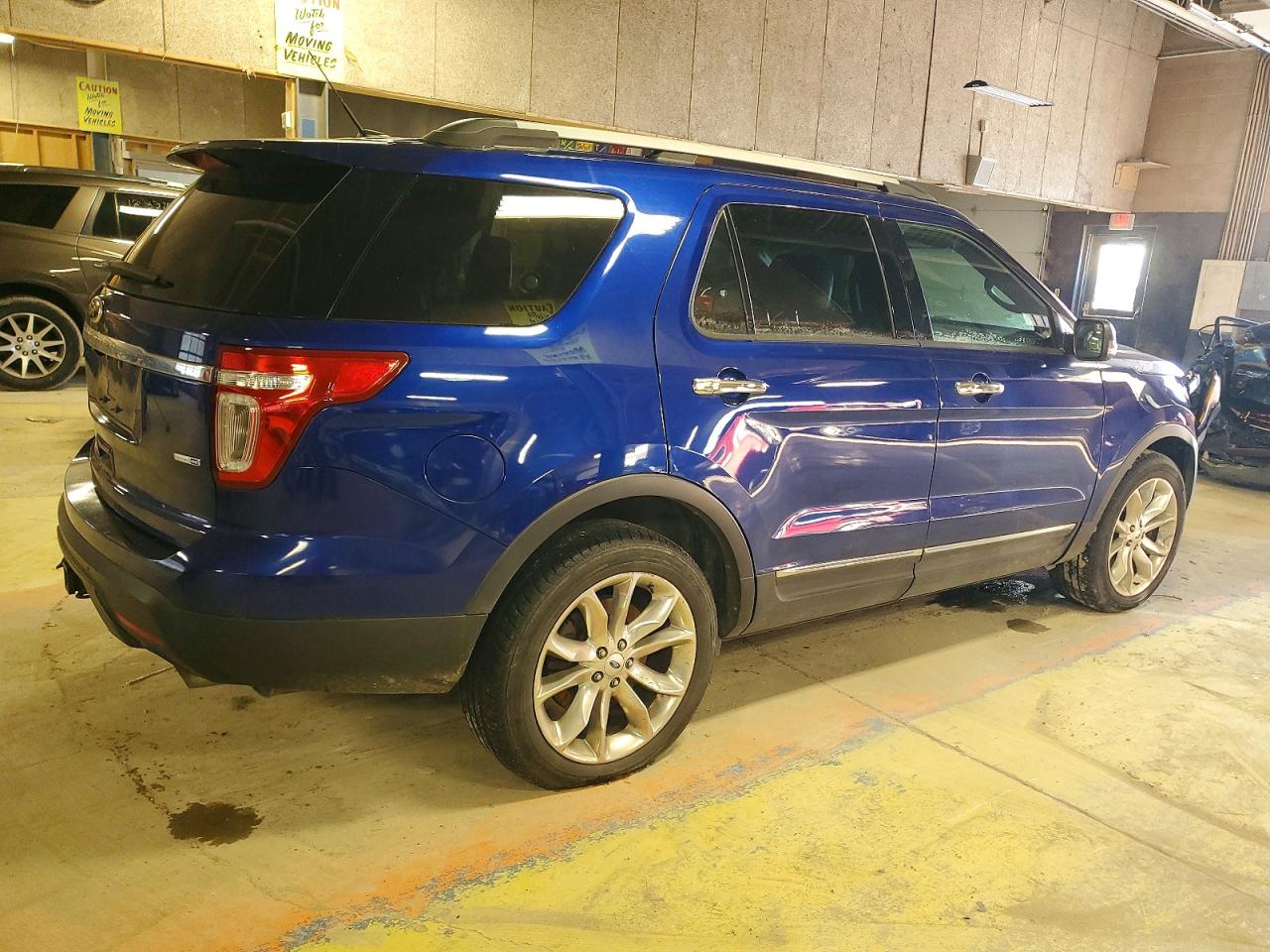 2015 FORD EXPLORER XLT photo 3