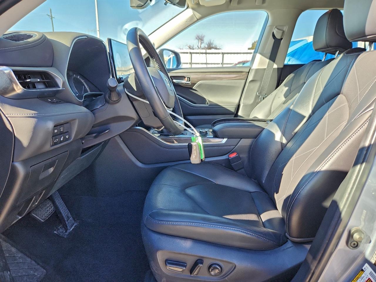 2022 TOYOTA HIGHLANDER PLATINUM photo 7
