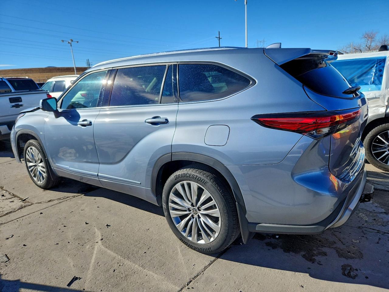 2022 TOYOTA HIGHLANDER PLATINUM photo 2