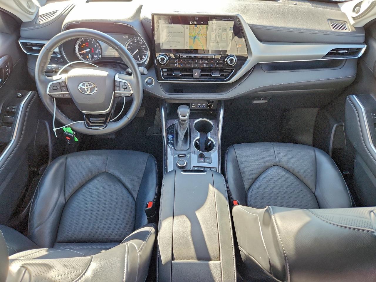 2022 TOYOTA HIGHLANDER PLATINUM photo 8