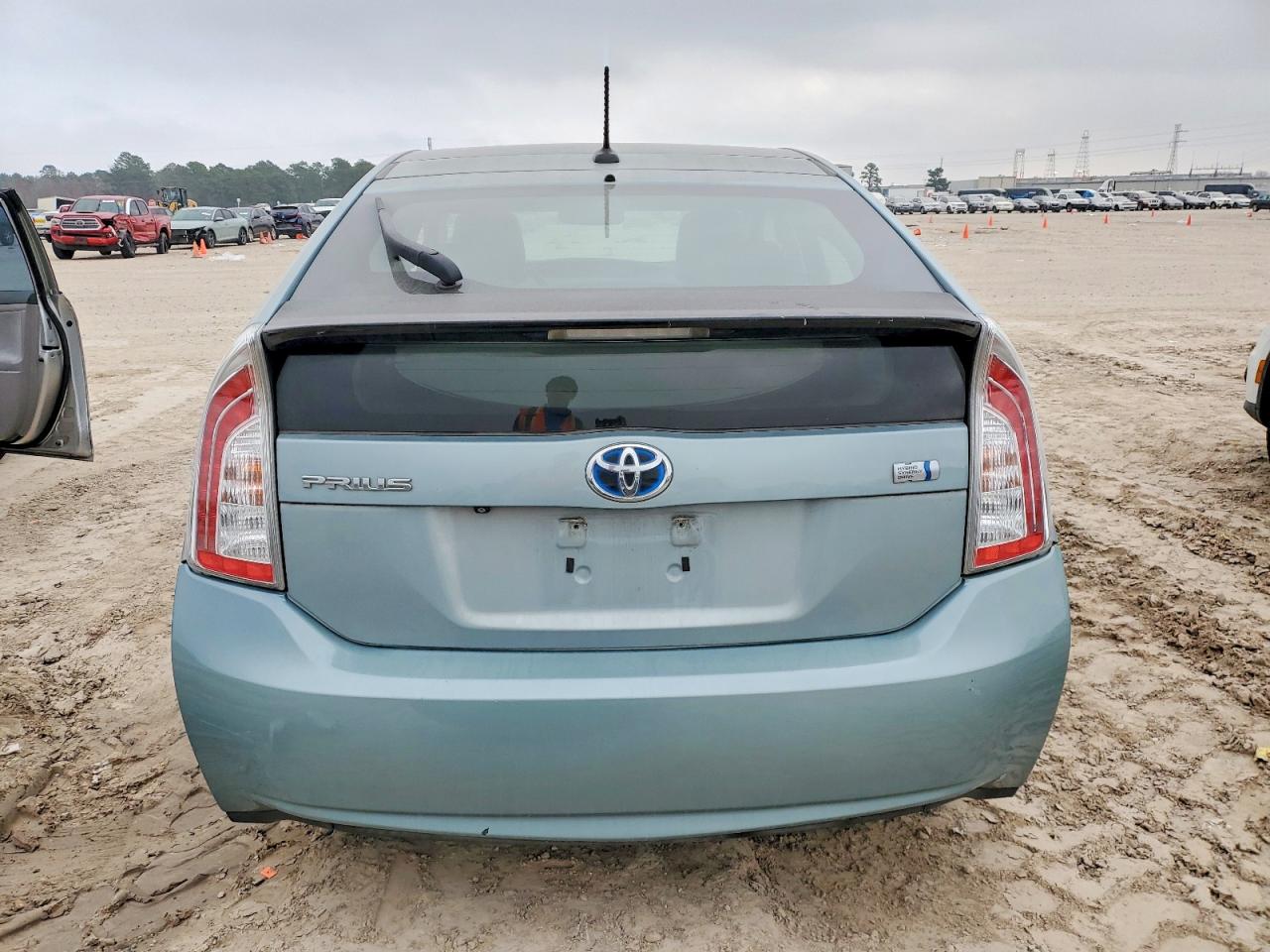 2012 TOYOTA PRIUS photo 6