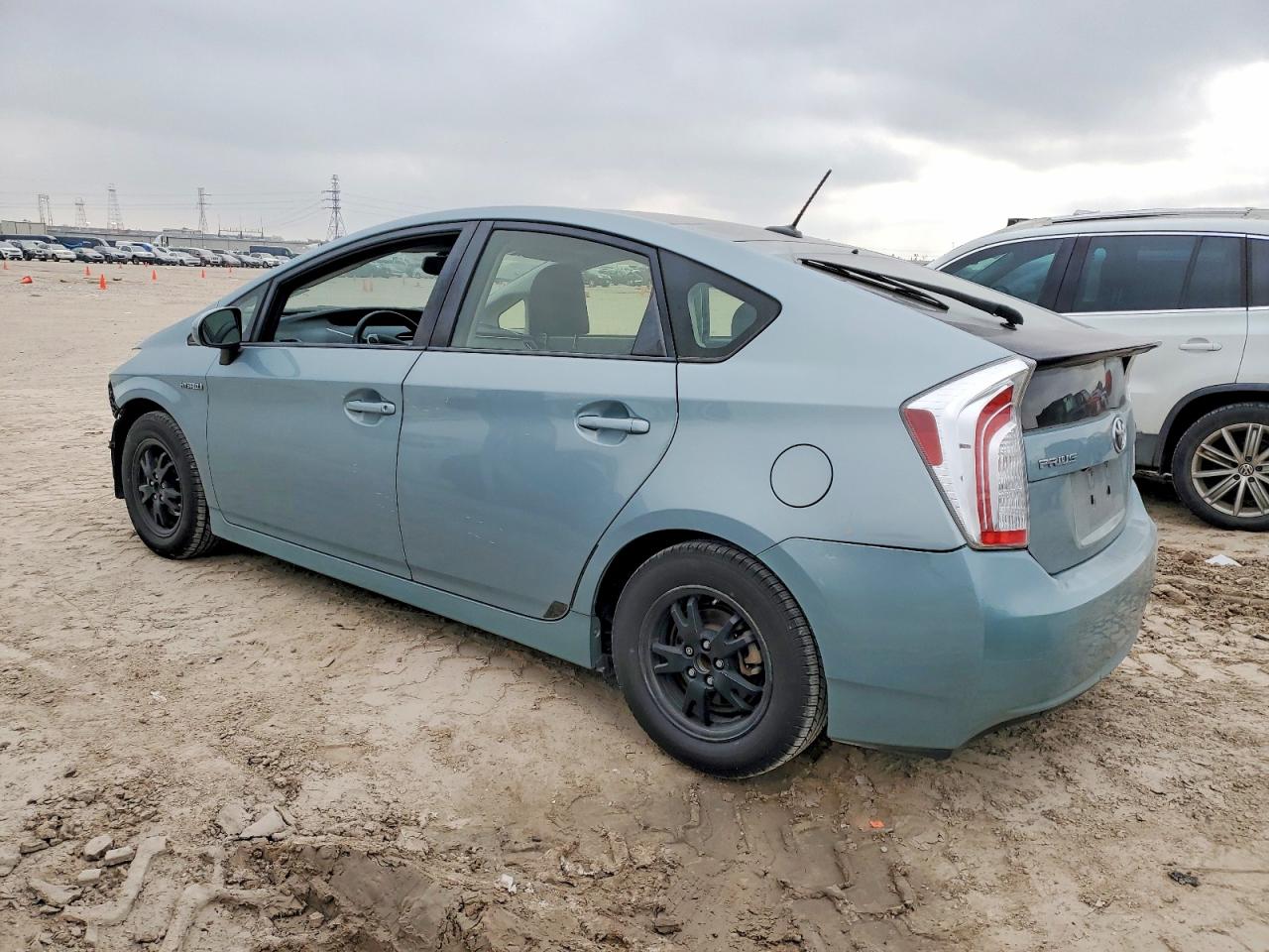 2012 TOYOTA PRIUS photo 2