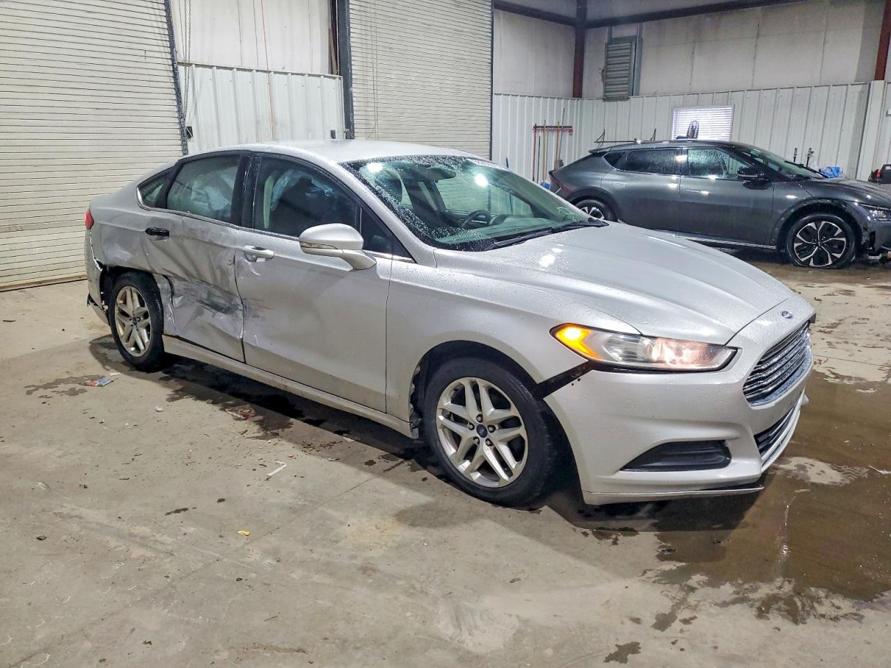 2013 FORD FUSION SE photo 4