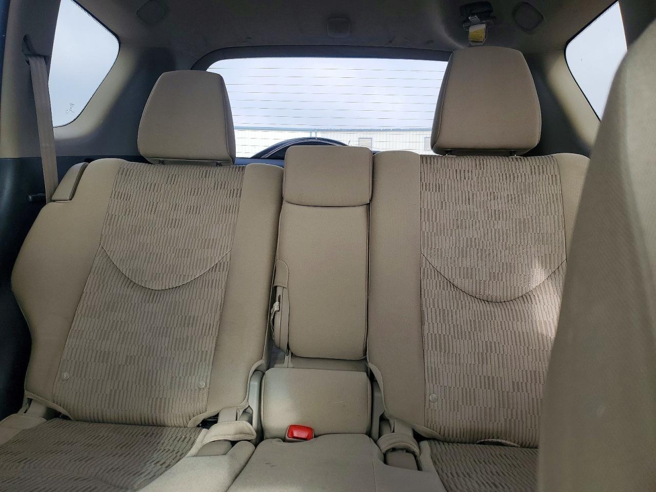 2012 TOYOTA RAV4 photo 10