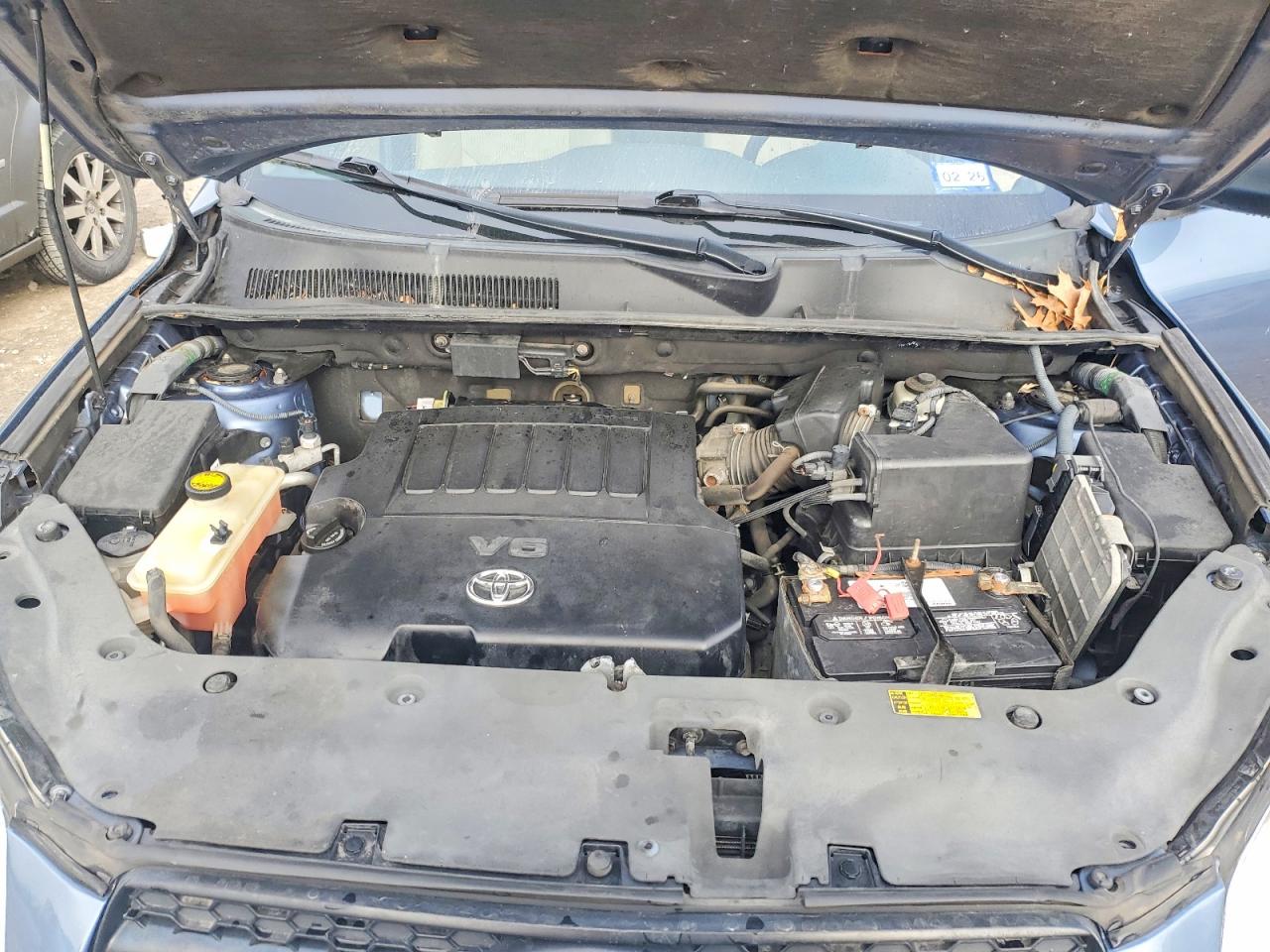 2012 TOYOTA RAV4 photo 12