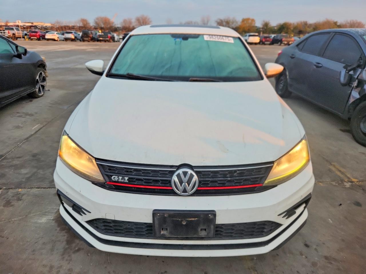 2017 VOLKSWAGEN JETTA GLI photo 5