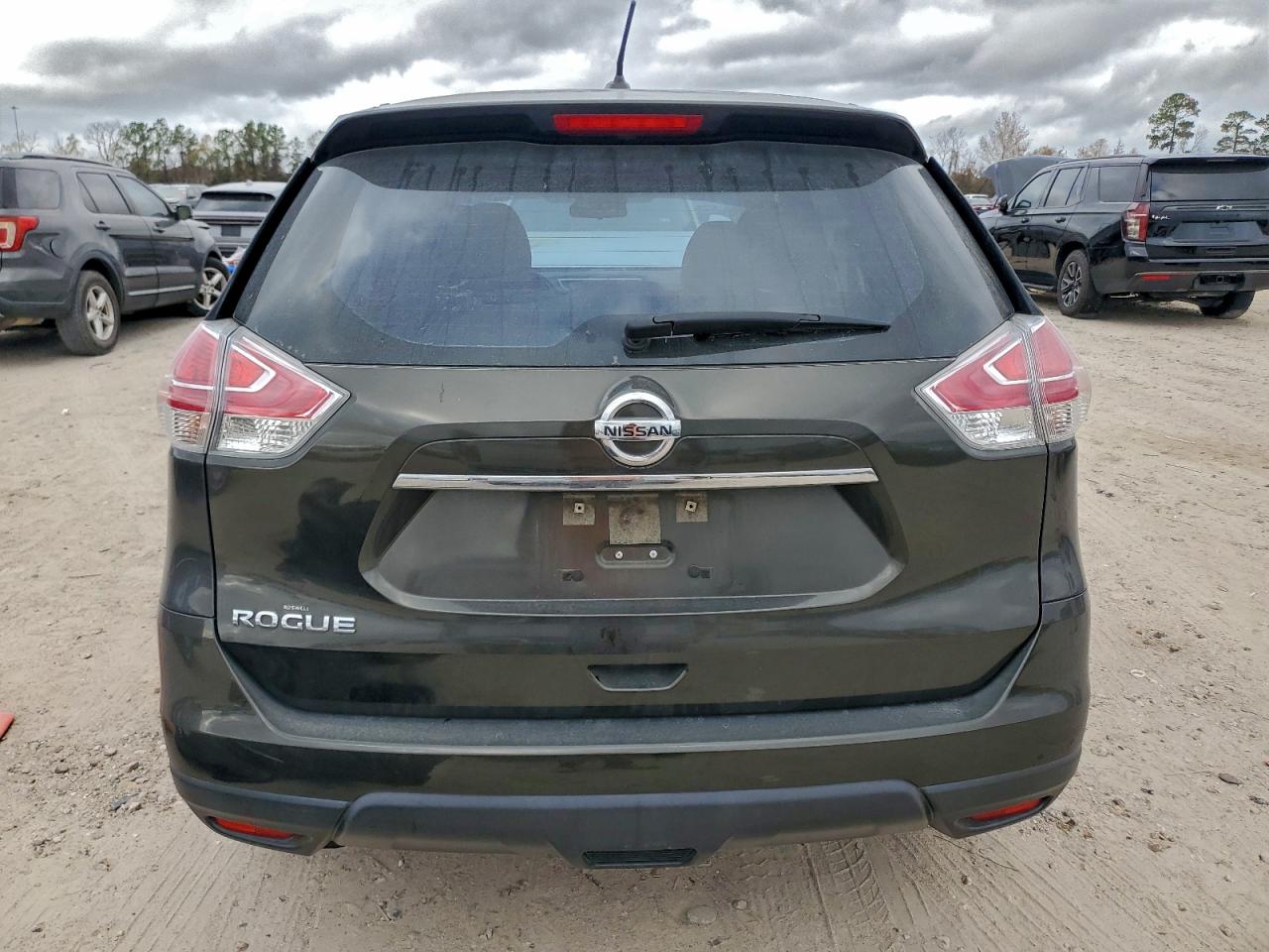 2016 NISSAN ROGUE S photo 6