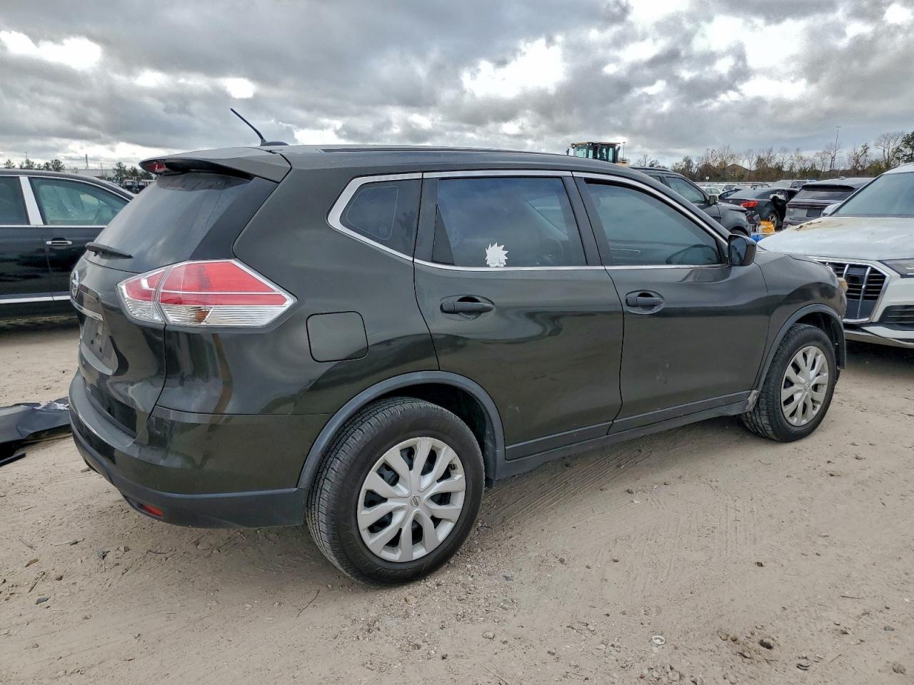 2016 NISSAN ROGUE S photo 3