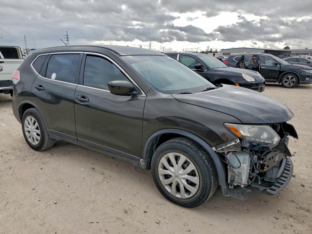2016 NISSAN ROGUE S photo 4