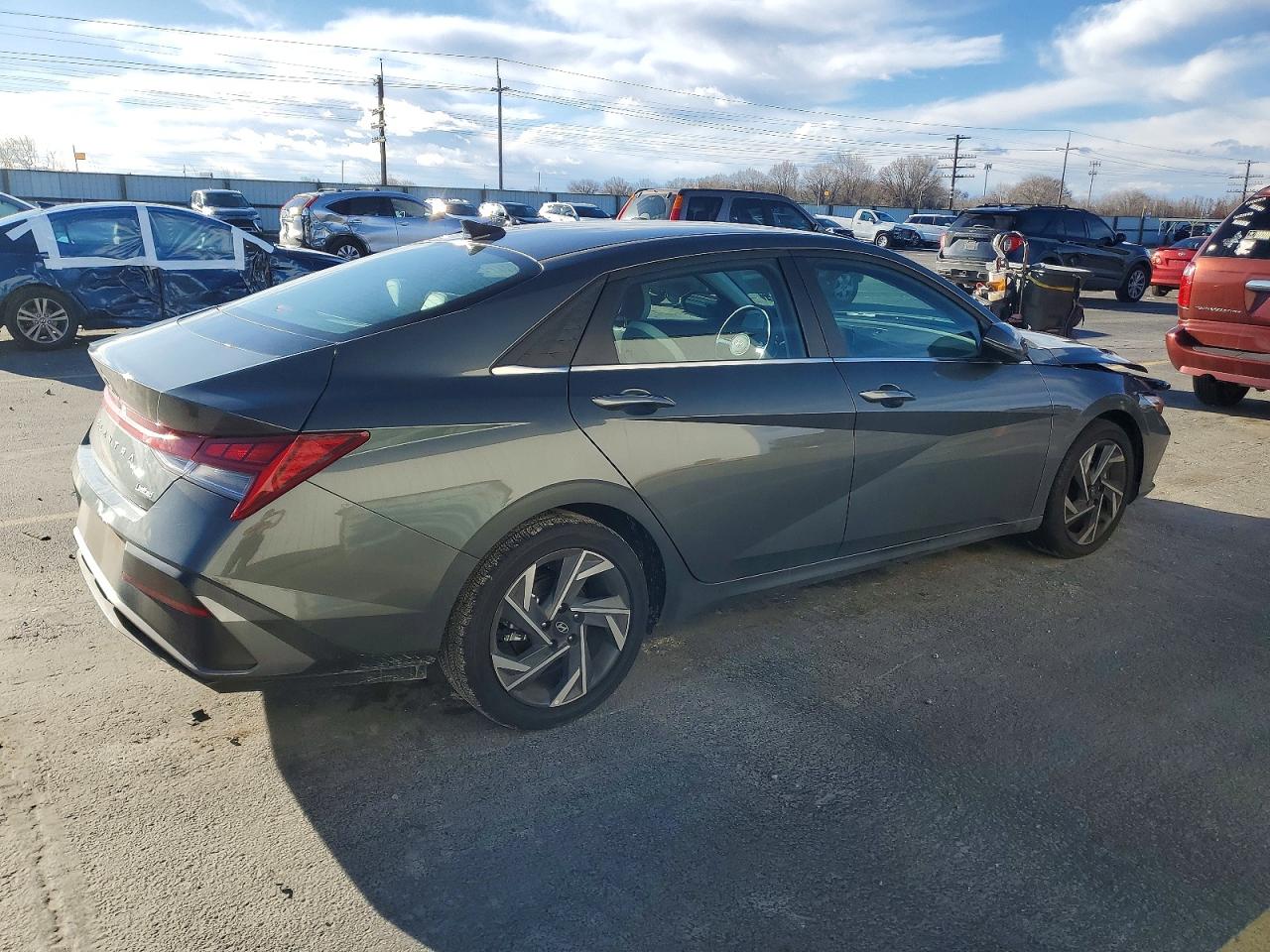 2025 HYUNDAI ELANTRA LIMITED photo 3