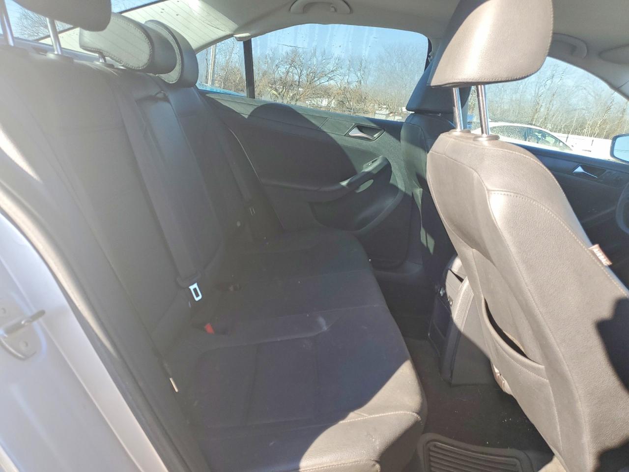 2011 VOLKSWAGEN JETTA SE photo 19