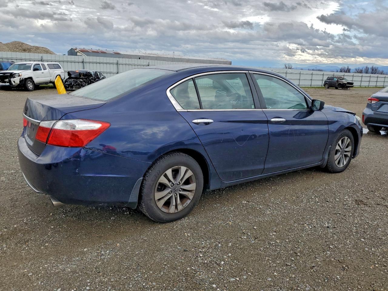2015 HONDA ACCORD LX photo 3