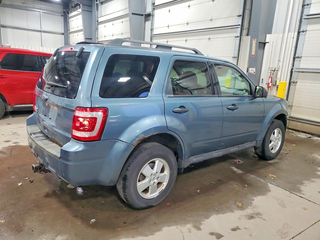 2011 FORD ESCAPE XLT photo 3