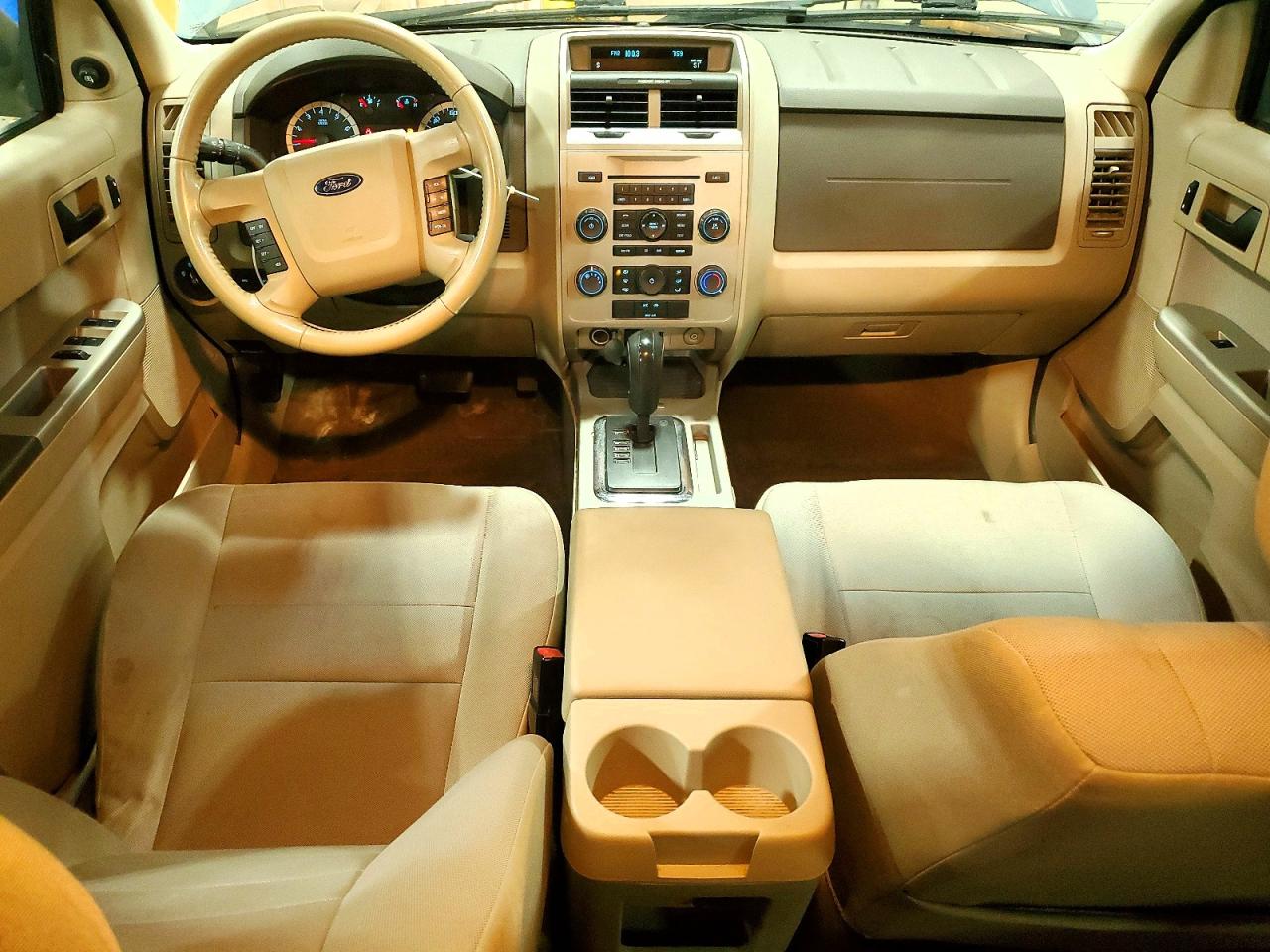 2011 FORD ESCAPE XLT photo 8