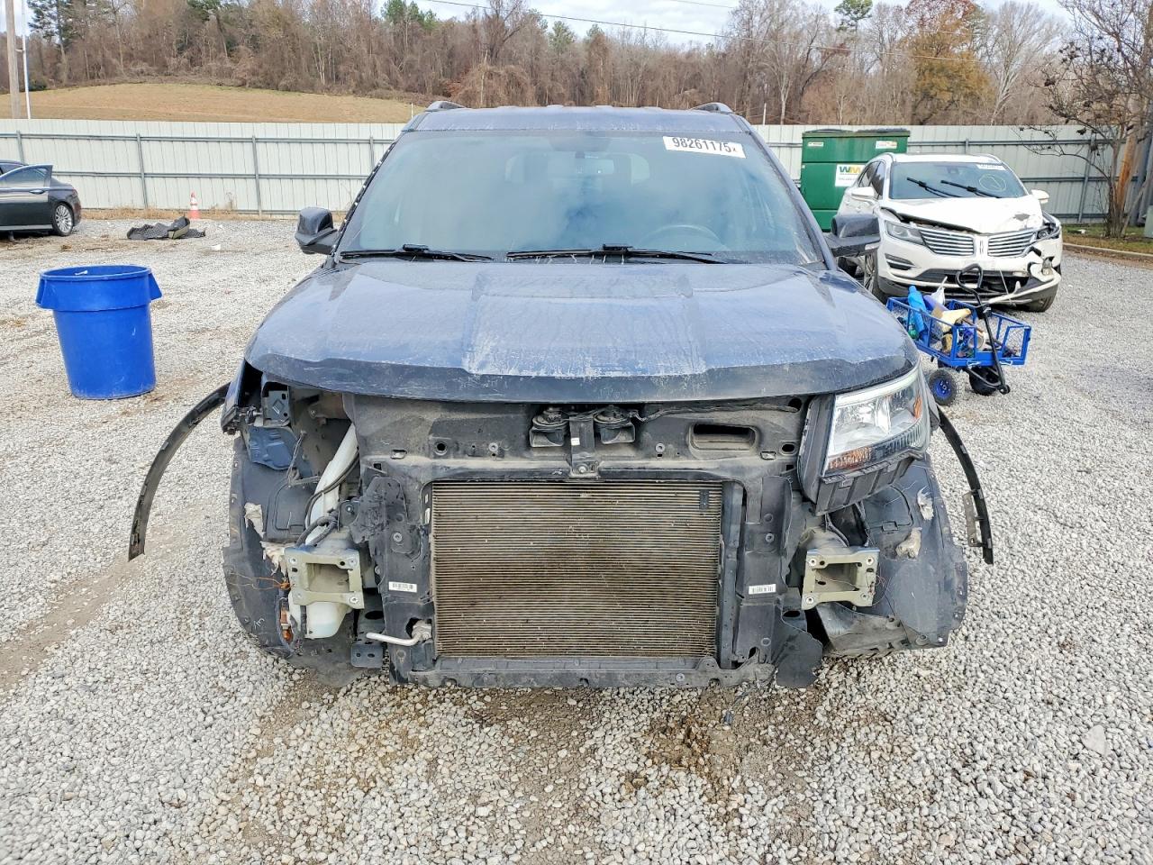 2018 FORD EXPLORER XLT photo 5