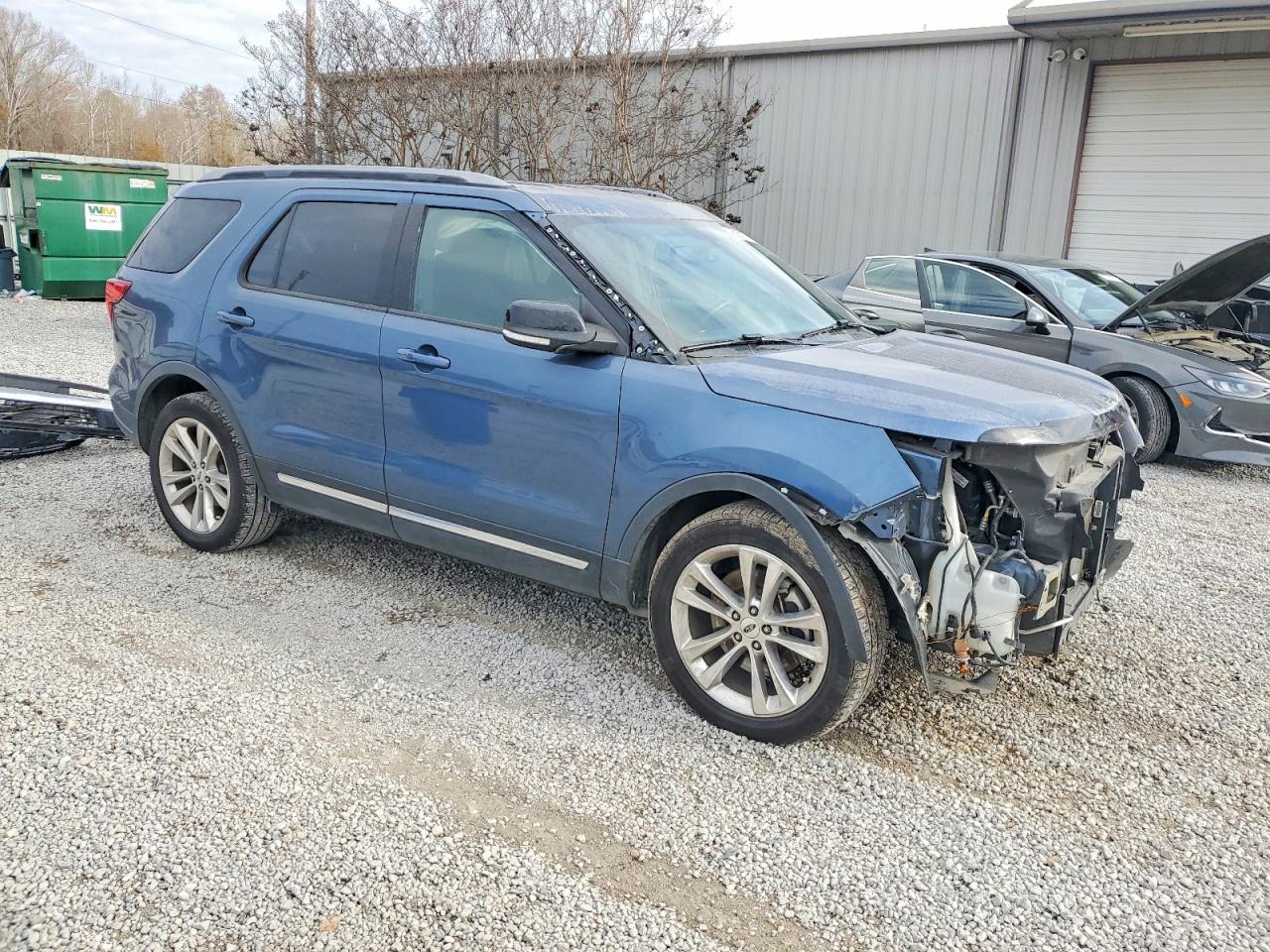 2018 FORD EXPLORER XLT photo 4