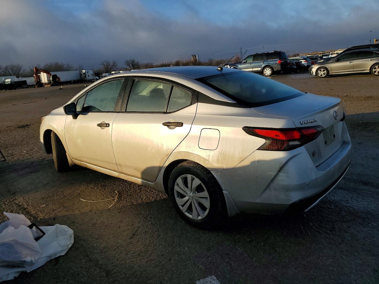 2021 NISSAN VERSA S photo 2
