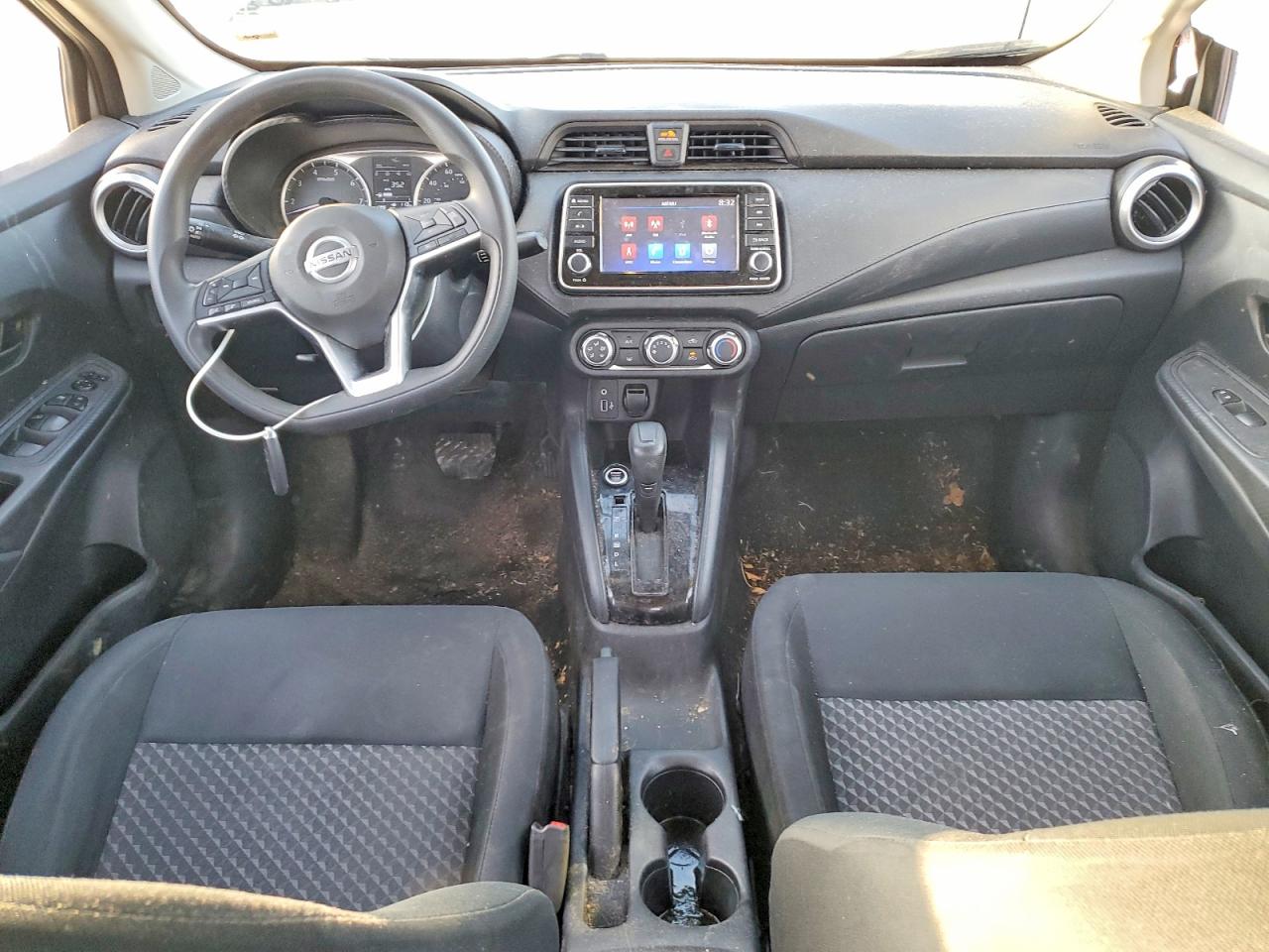2021 NISSAN VERSA S photo 8