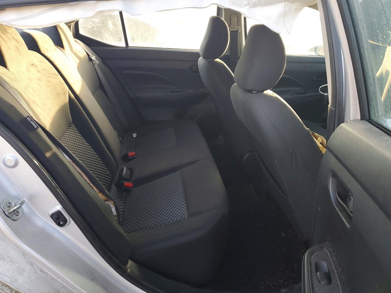 2021 NISSAN VERSA S photo 10