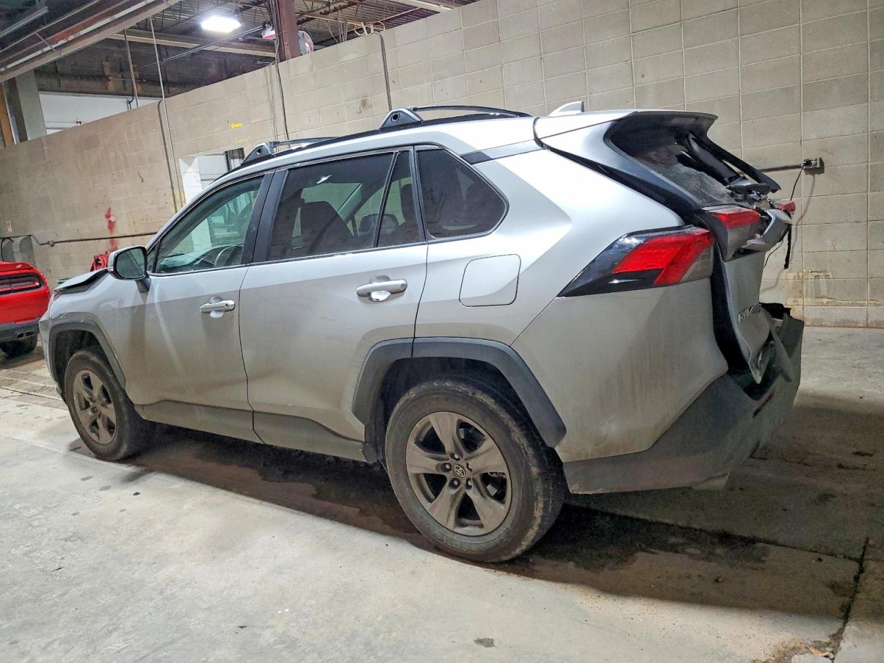 2025 TOYOTA RAV4 XLE photo 2