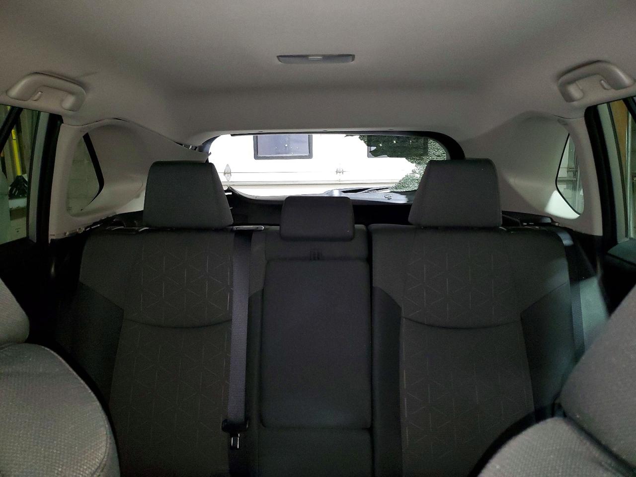 2025 TOYOTA RAV4 XLE photo 10