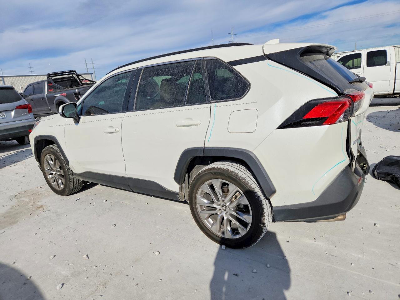 2021 TOYOTA RAV4 XLE PREMIUM photo 2