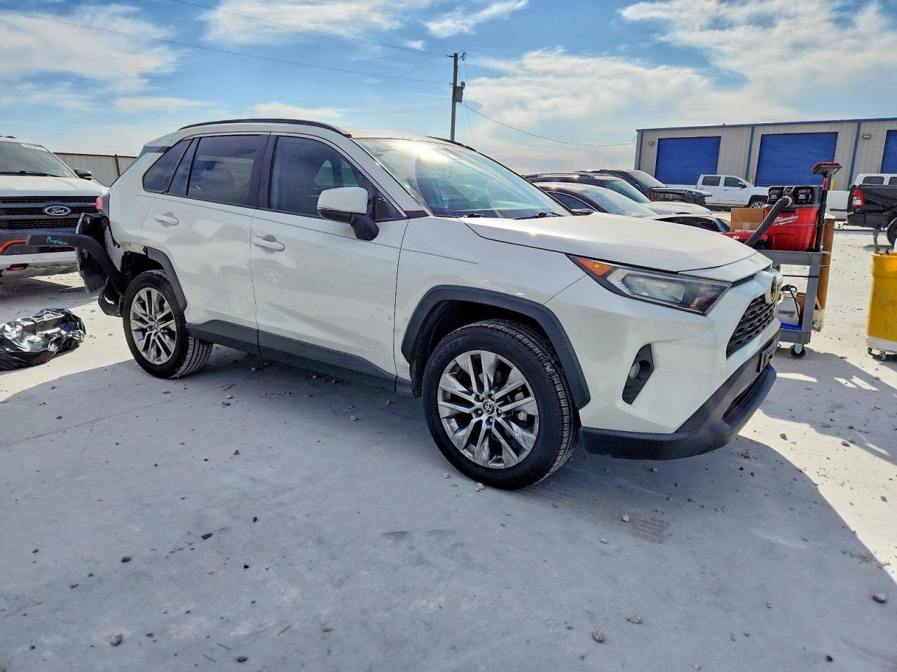 2021 TOYOTA RAV4 XLE PREMIUM photo 4