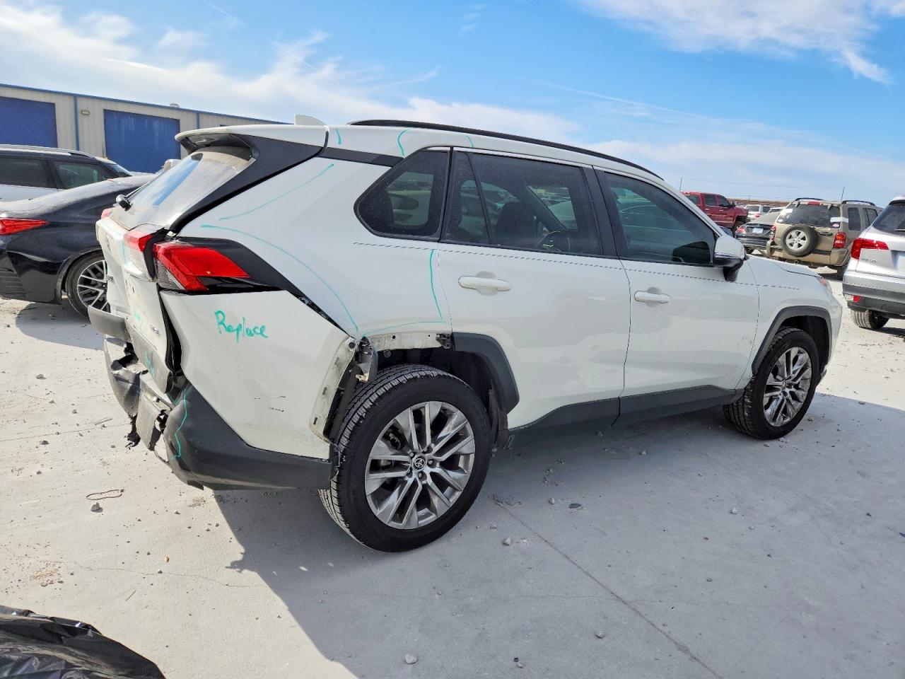 2021 TOYOTA RAV4 XLE PREMIUM photo 3