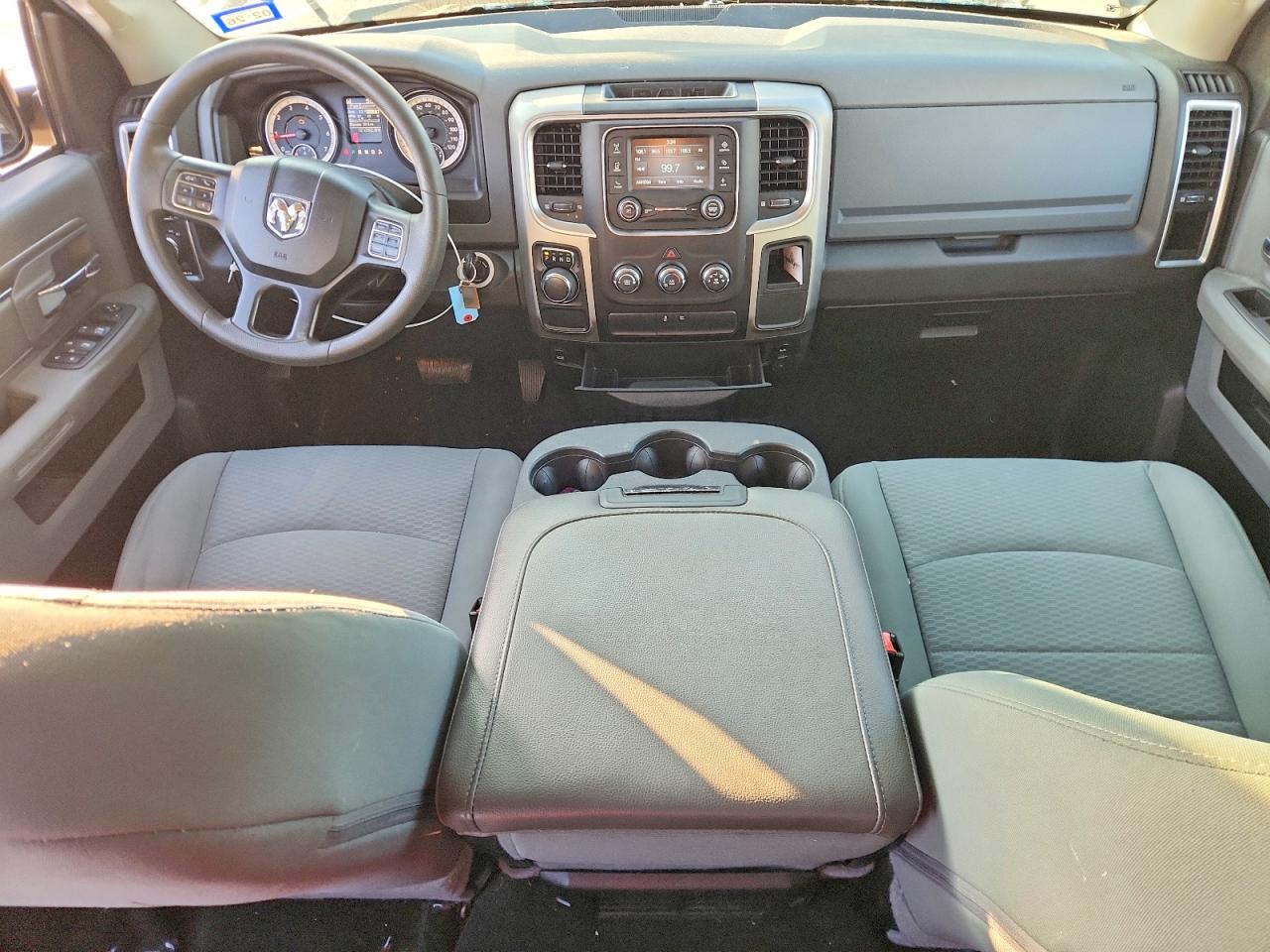 2019 RAM 1500 CLASSIC SLT photo 8