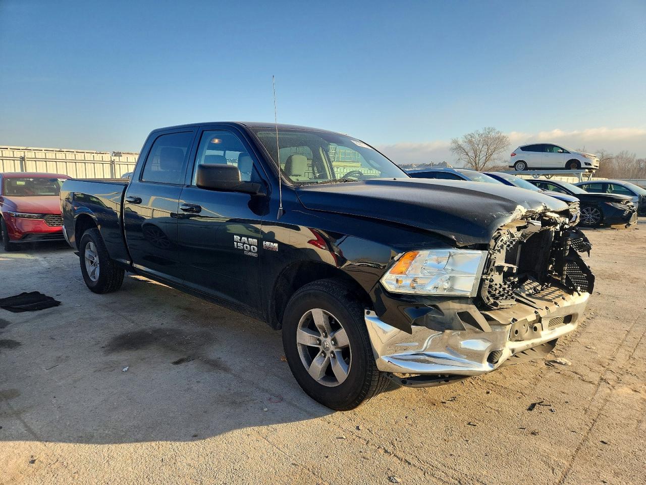 2019 RAM 1500 CLASSIC SLT photo 4