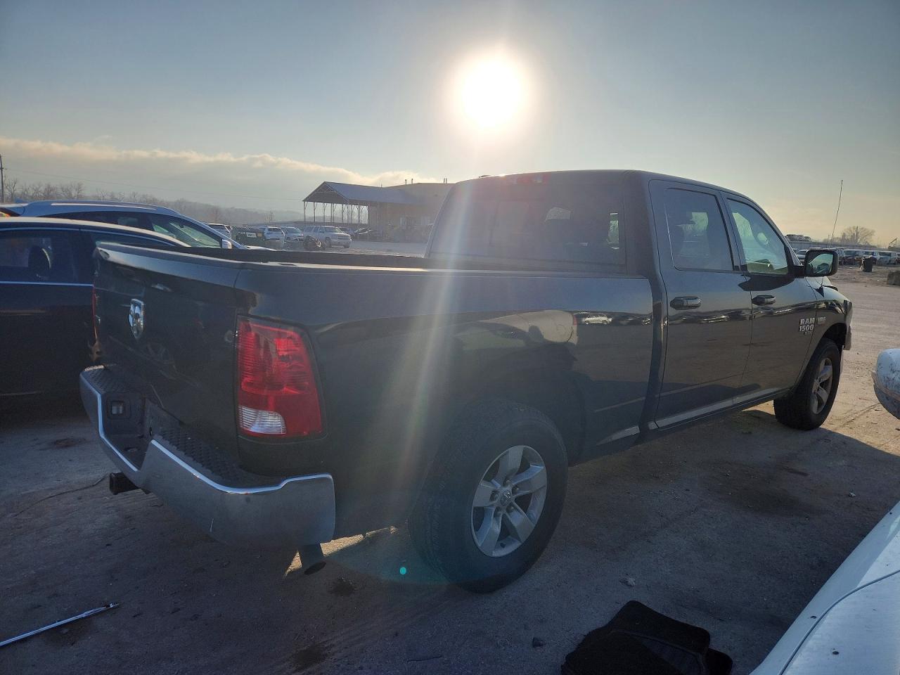 2019 RAM 1500 CLASSIC SLT photo 3