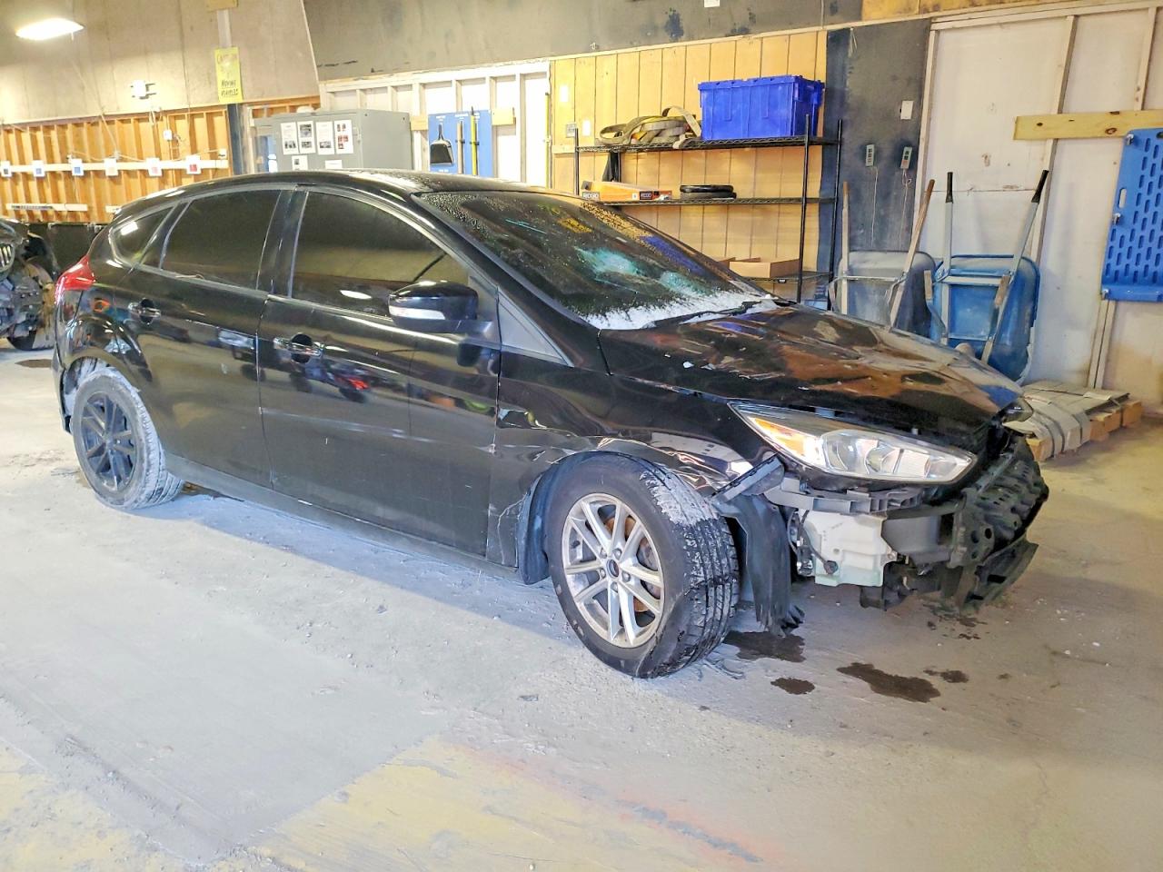 2017 FORD FOCUS SE photo 4