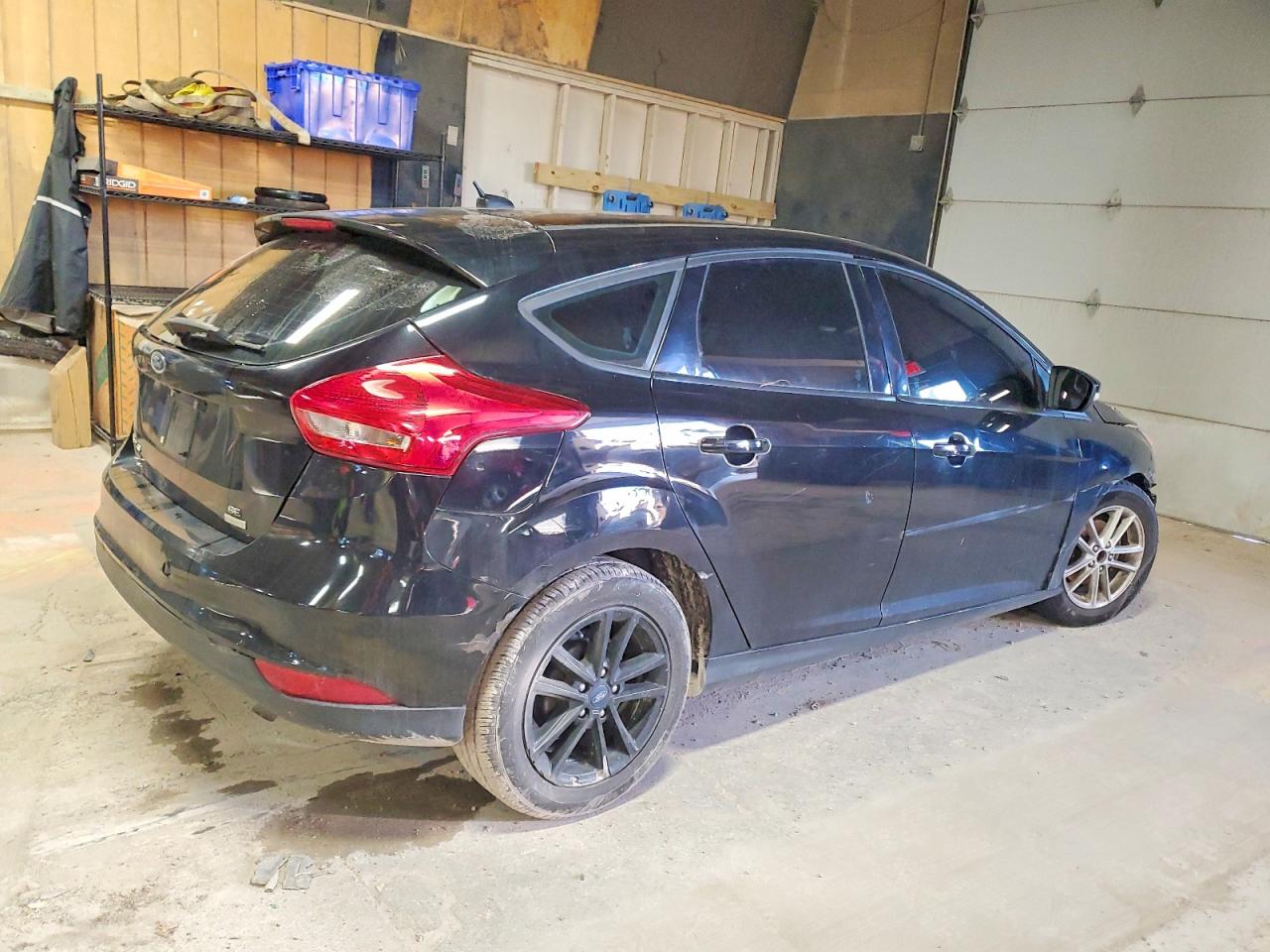 2017 FORD FOCUS SE photo 3