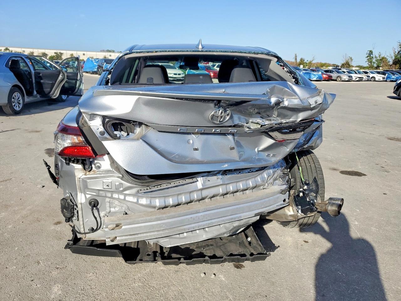 2024 TOYOTA CAMRY SE NIGHT SHADE photo 6