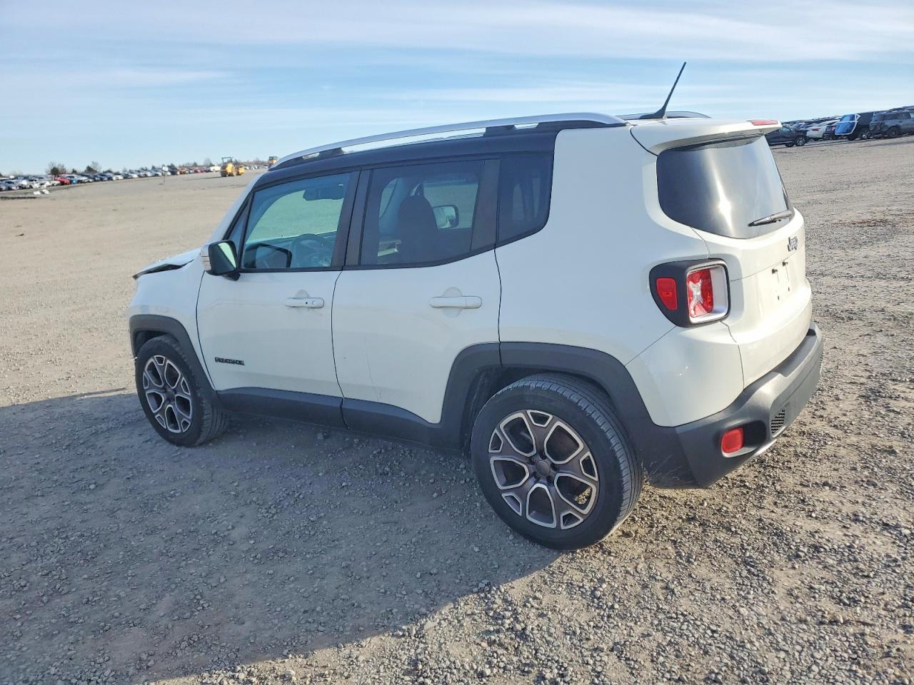 2015 JEEP RENEGADE photo 2