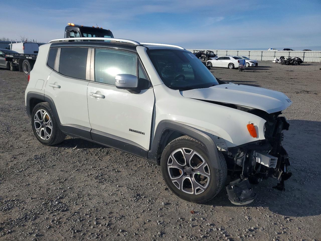 2015 JEEP RENEGADE photo 4
