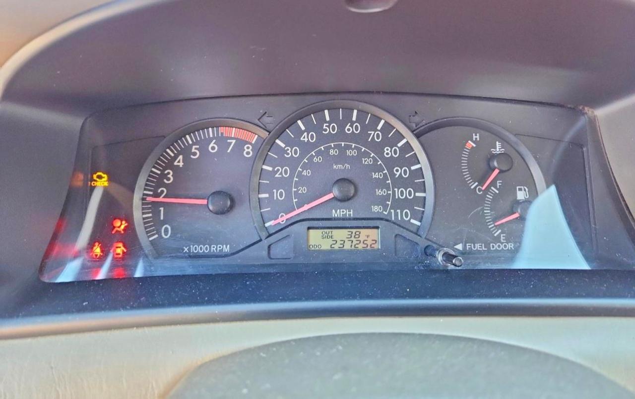 2005 TOYOTA COROLLA CE photo 9